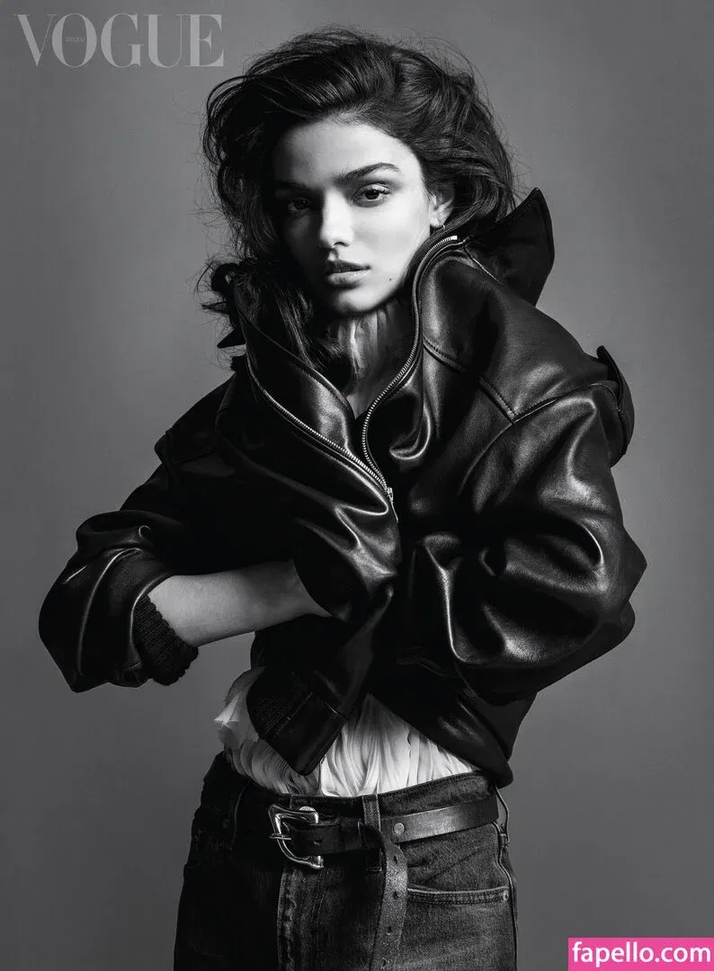 Rachel Zegler Onlyfans Photo Gallery 