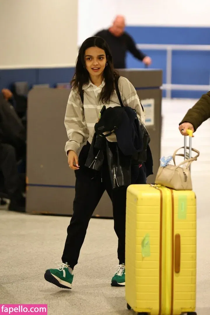 Rachel Zegler Onlyfans Photo Gallery 