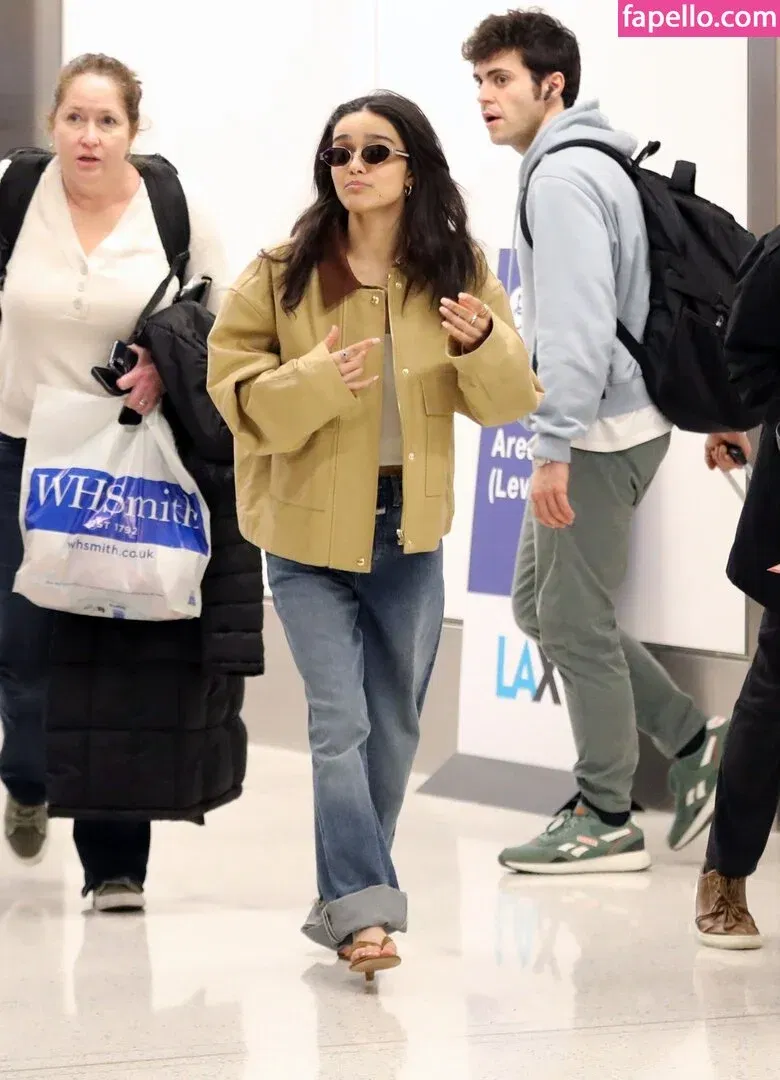 Rachel Zegler Onlyfans Photo Gallery 