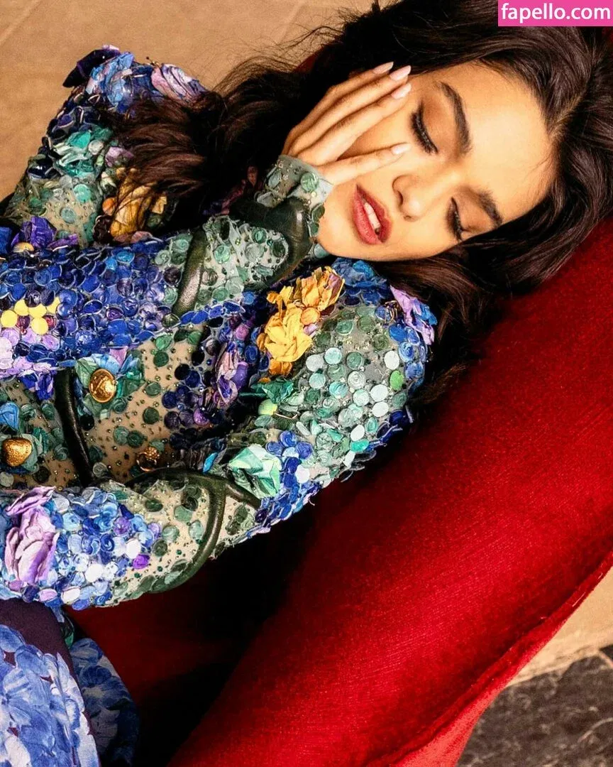 Rachel Zegler Onlyfans Photo Gallery 