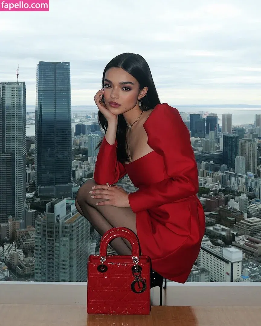 Rachel Zegler Onlyfans Photo Gallery 