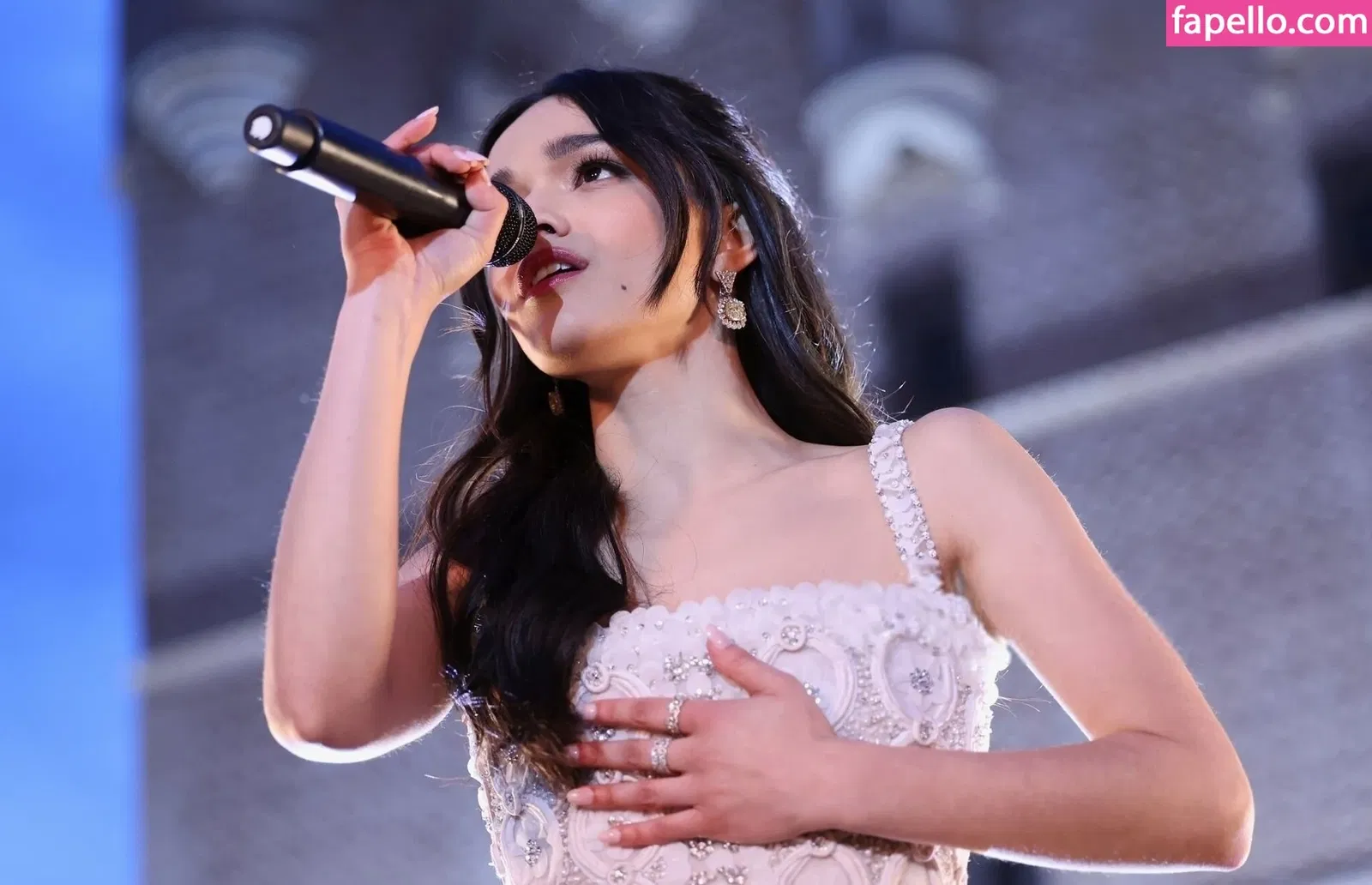 Rachel Zegler Onlyfans Photo Gallery 