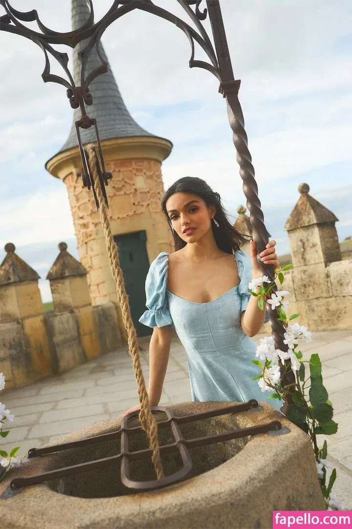 Rachel Zegler Onlyfans Photo Gallery 