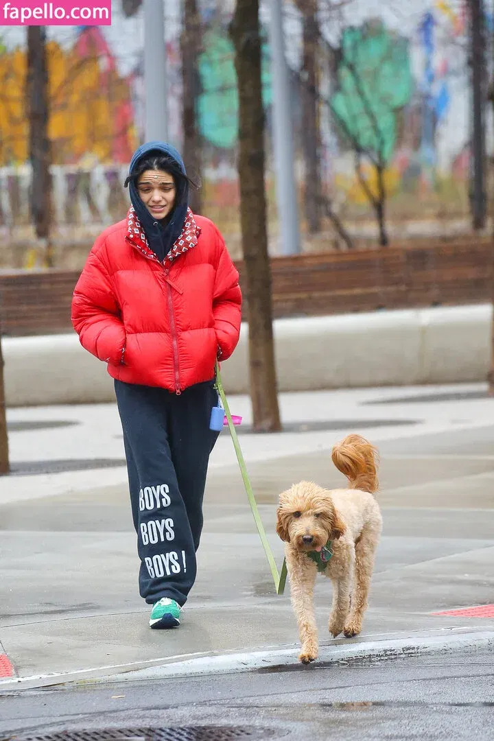 Rachel Zegler Onlyfans Photo Gallery 