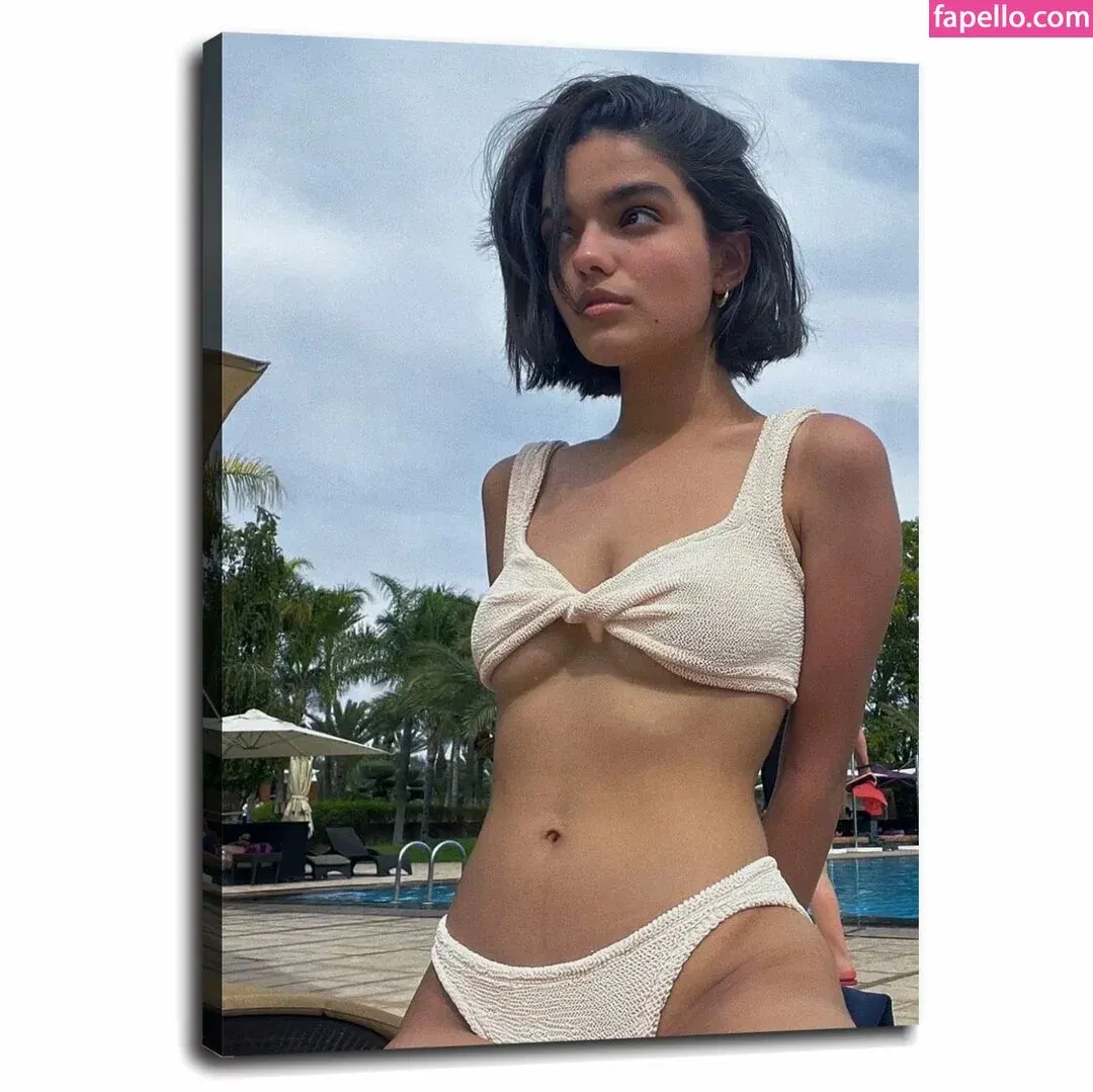 Rachel Zegler Onlyfans Photo Gallery 