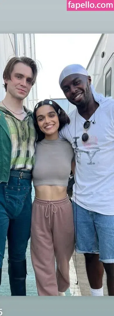 Rachel Zegler Onlyfans Photo Gallery 