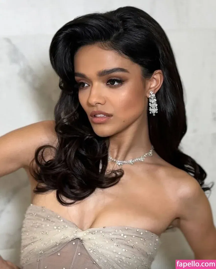 Rachel Zegler Onlyfans Photo Gallery 