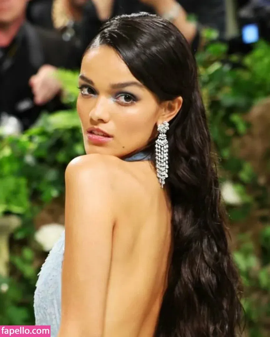 Rachel Zegler Onlyfans Photo Gallery 