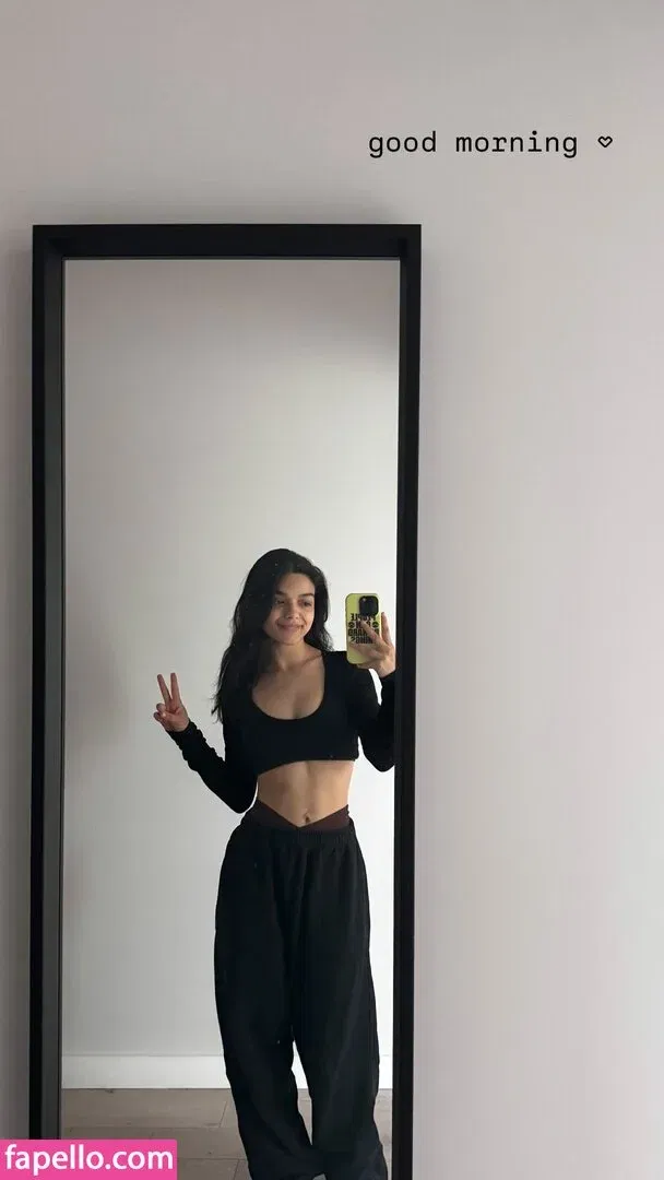 Rachel Zegler Onlyfans Photo Gallery 