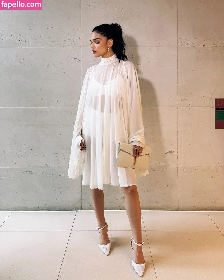 Rachel Zegler Onlyfans Photo Gallery 