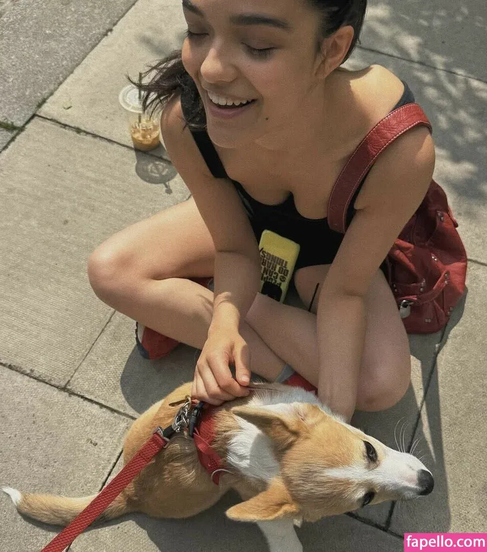 Rachel Zegler Onlyfans Photo Gallery 