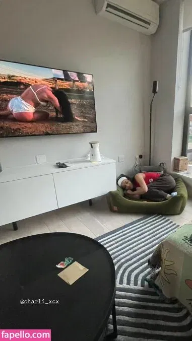 Rachel Zegler Onlyfans Photo Gallery 