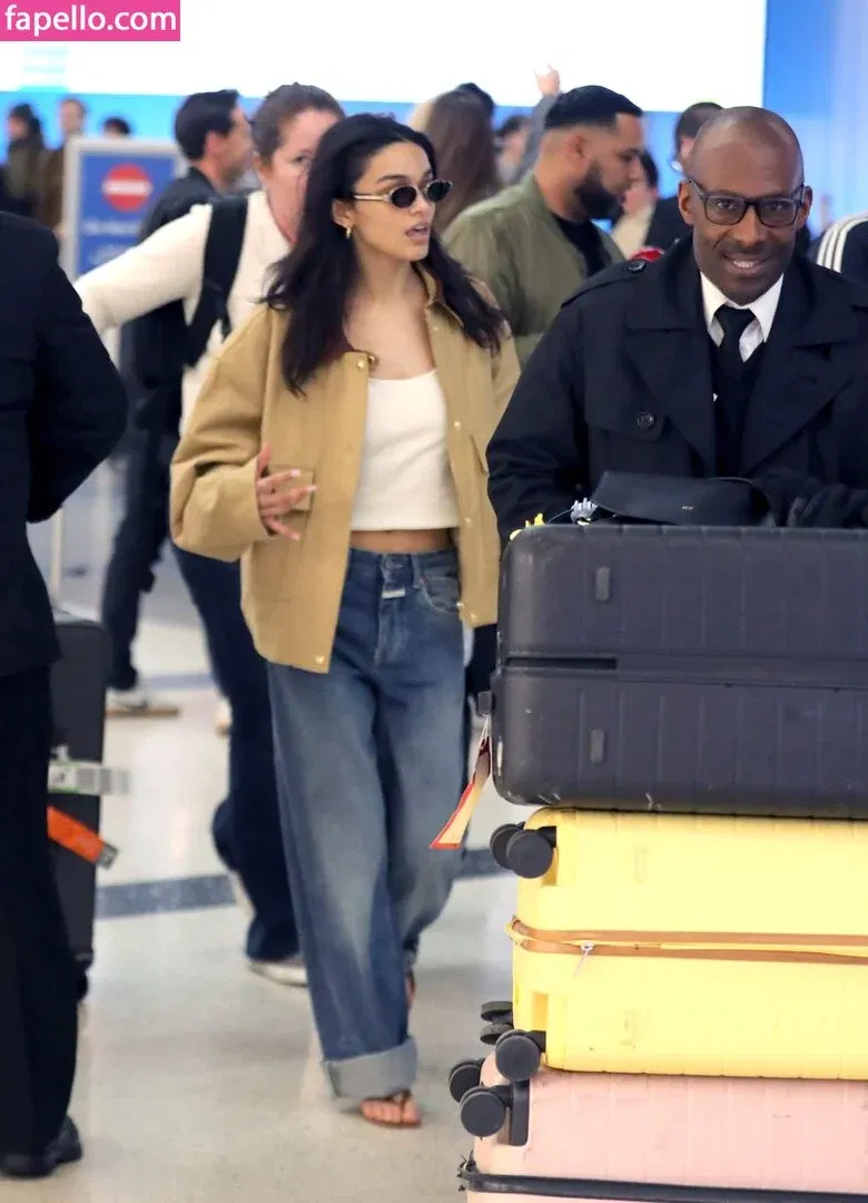 Rachel Zegler Onlyfans Photo Gallery 