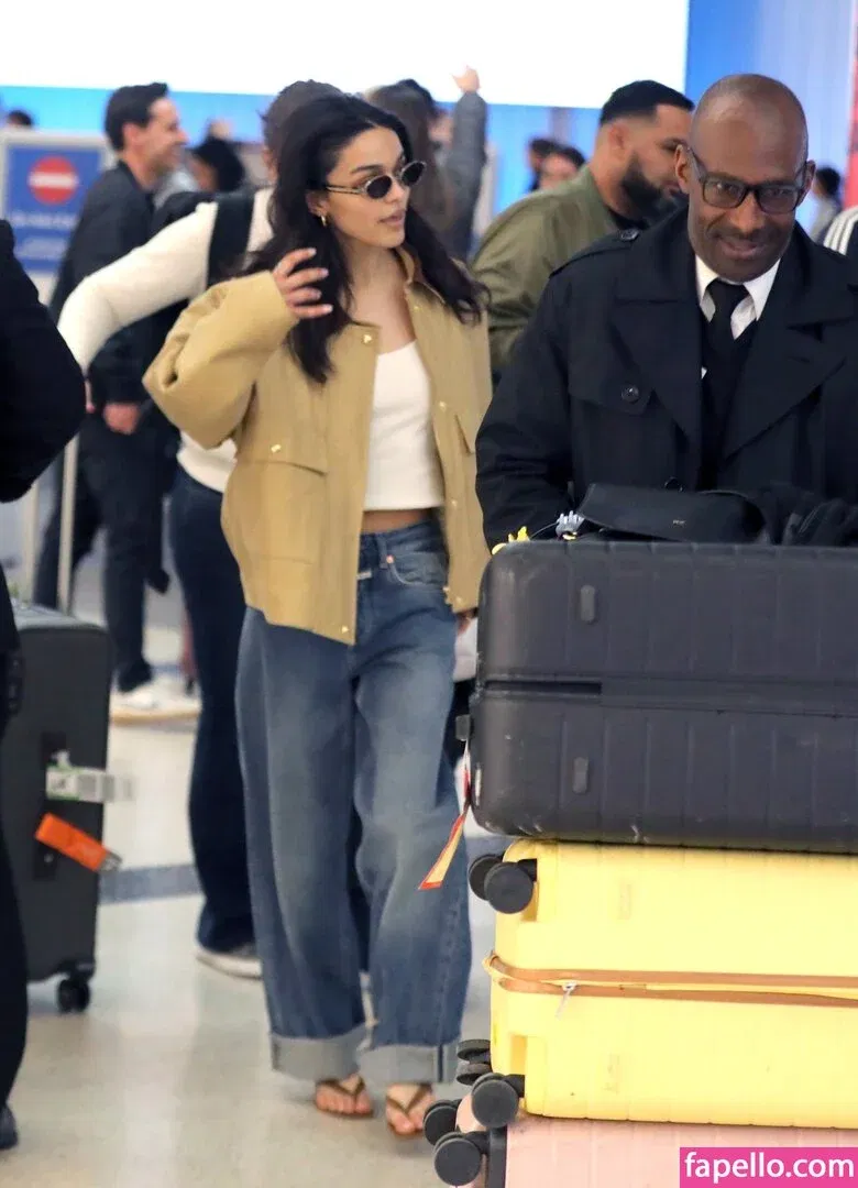 Rachel Zegler Onlyfans Photo Gallery 