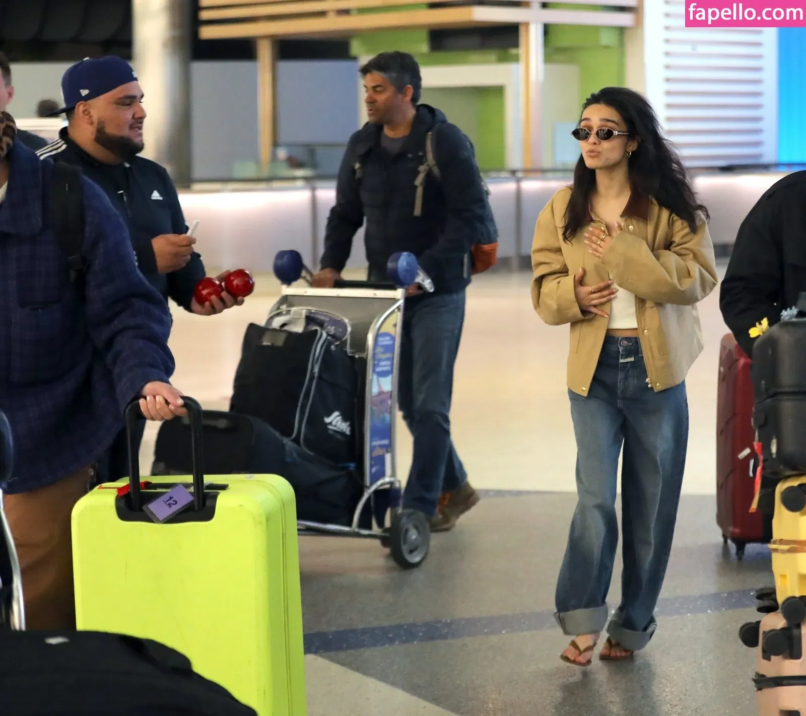 Rachel Zegler Onlyfans Photo Gallery 