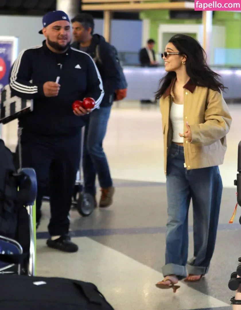 Rachel Zegler Onlyfans Photo Gallery 