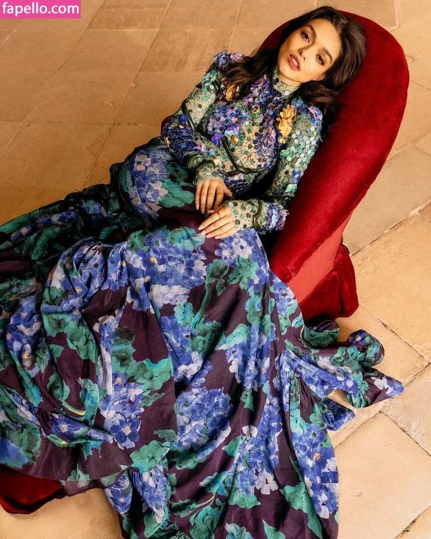 Rachel Zegler Onlyfans Photo Gallery 