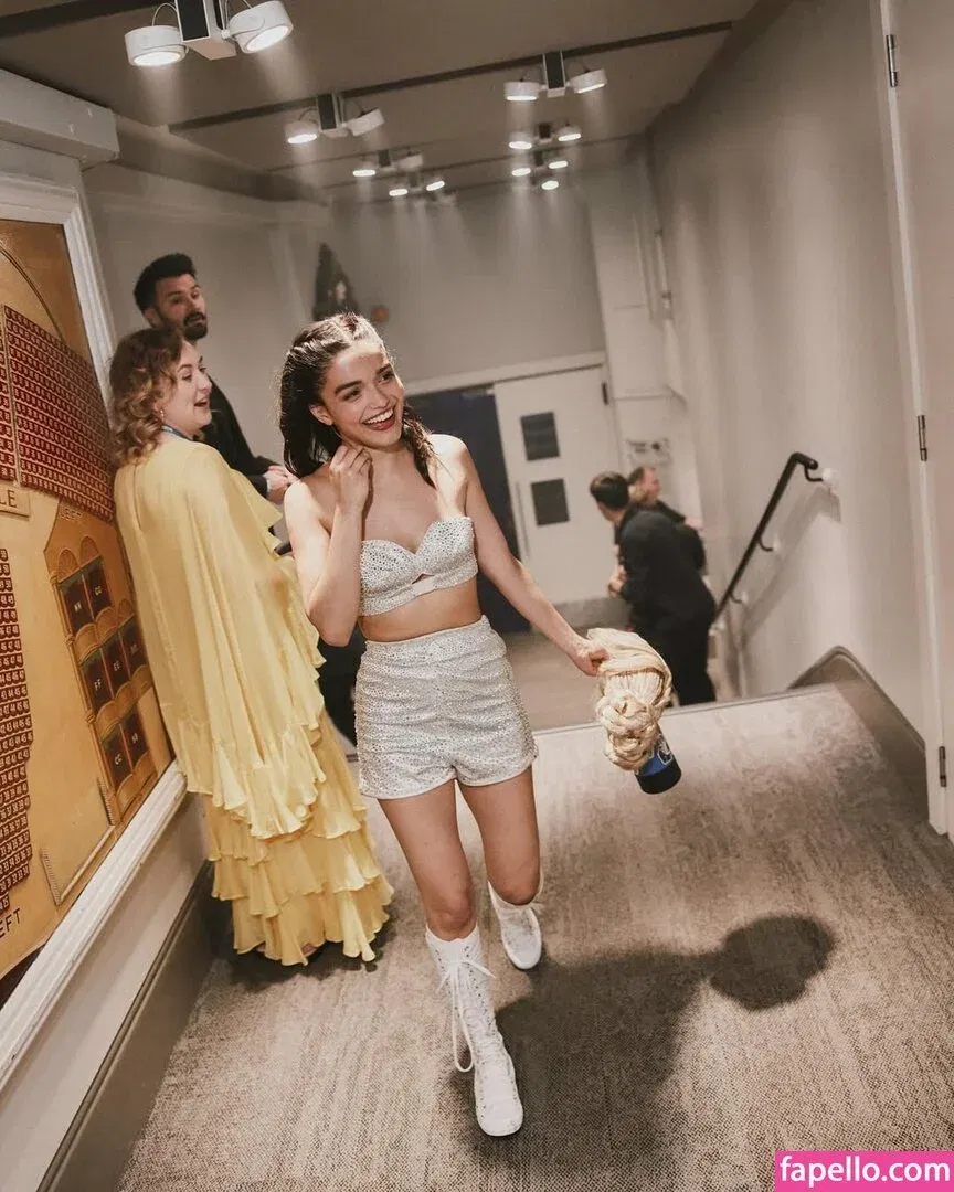 Rachel Zegler Onlyfans Photo Gallery 