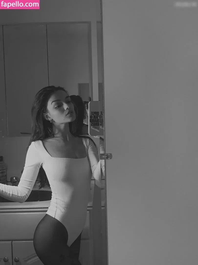 Rachel Zegler Onlyfans Photo Gallery 