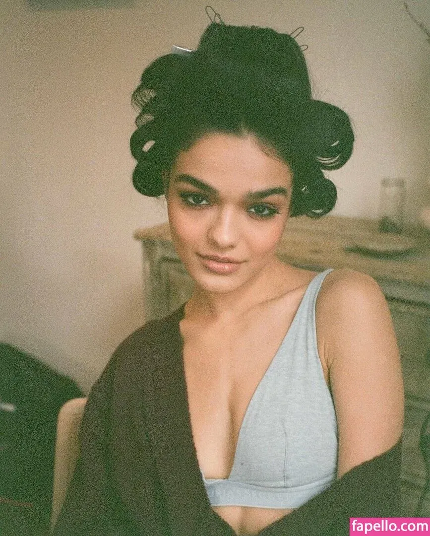 Rachel Zegler Onlyfans Photo Gallery 