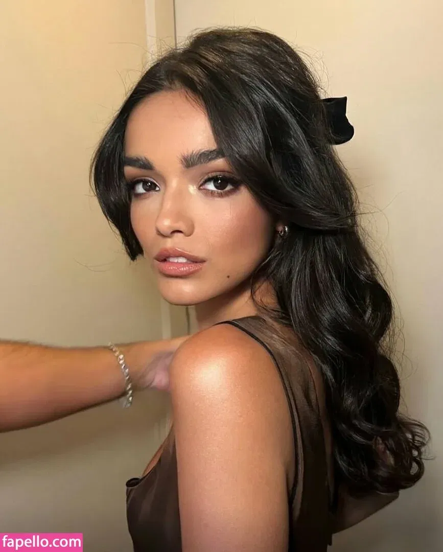 Rachel Zegler Onlyfans Photo Gallery 