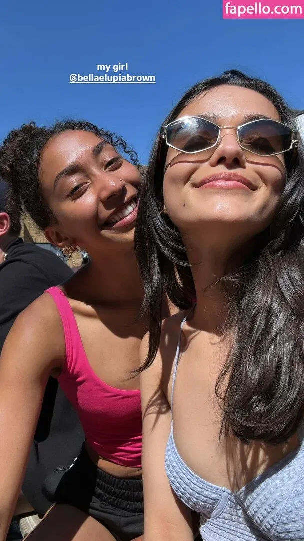 Rachel Zegler Onlyfans Photo Gallery 