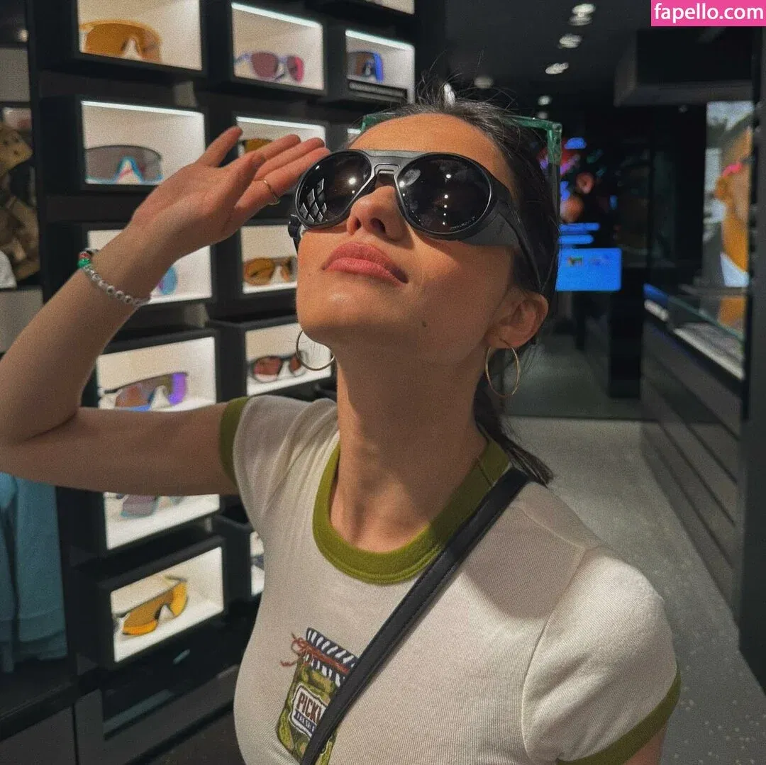 Rachel Zegler Onlyfans Photo Gallery 