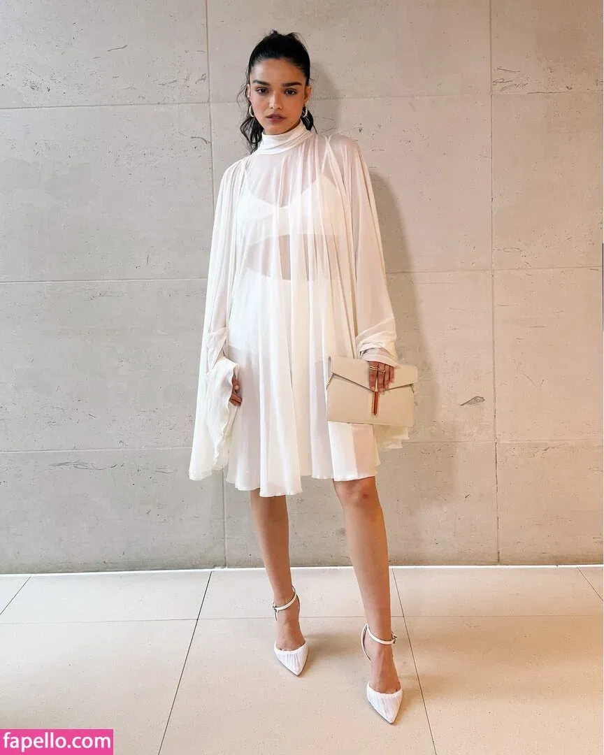 Rachel Zegler Onlyfans Photo Gallery 