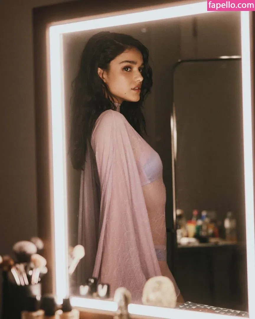 Rachel Zegler Onlyfans Photo Gallery 