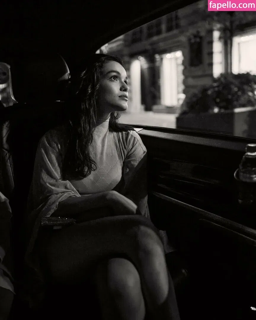 Rachel Zegler Onlyfans Photo Gallery 