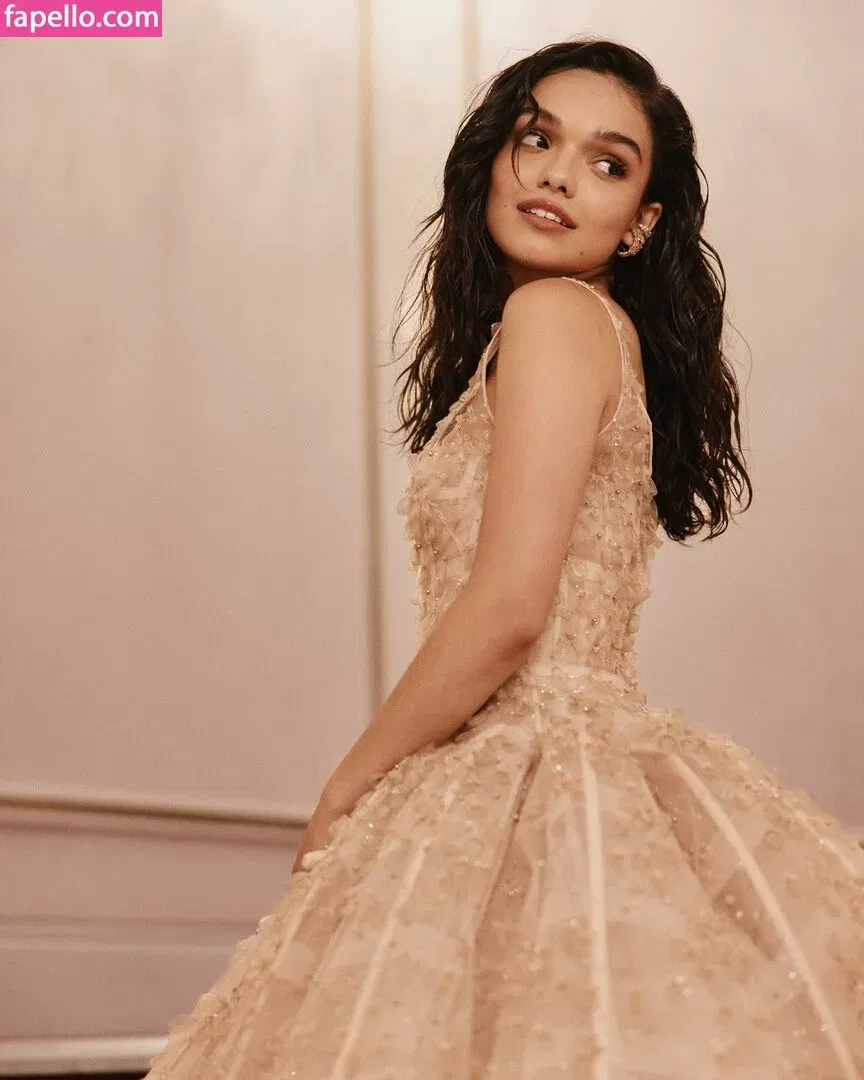 Rachel Zegler Onlyfans Photo Gallery 