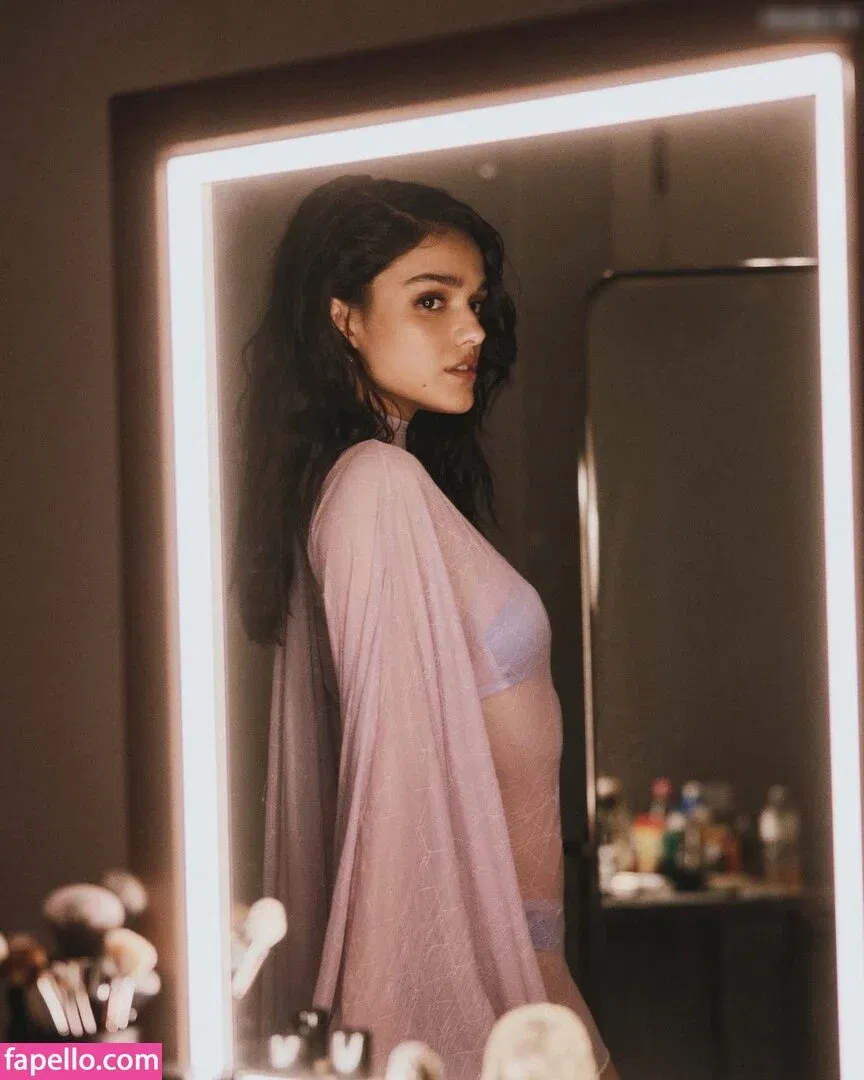 Rachel Zegler Onlyfans Photo Gallery 