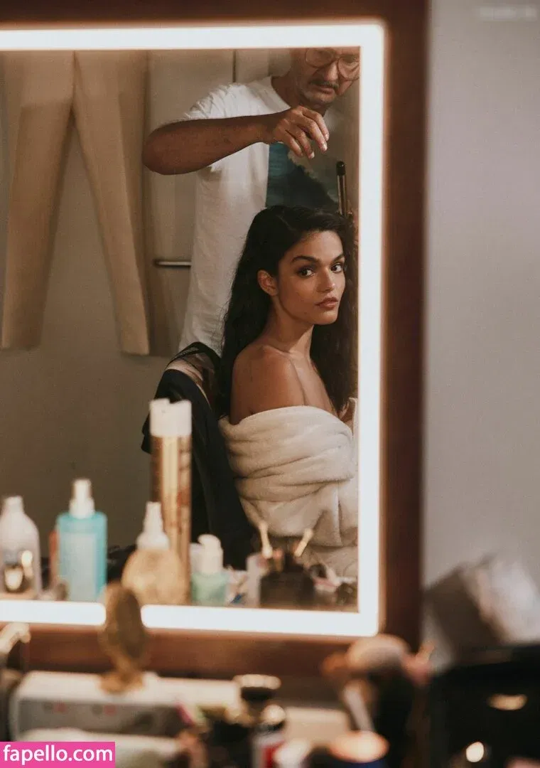 Rachel Zegler Onlyfans Photo Gallery 