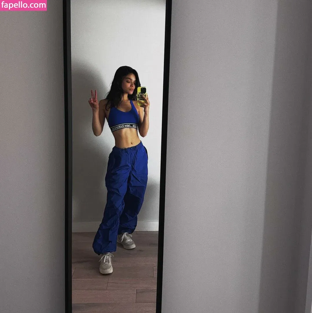 Rachel Zegler Onlyfans Photo Gallery 