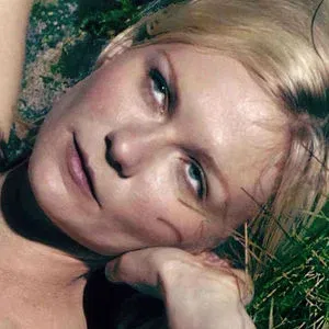 Kirsten Dunst Onlyfans Photo Gallery 