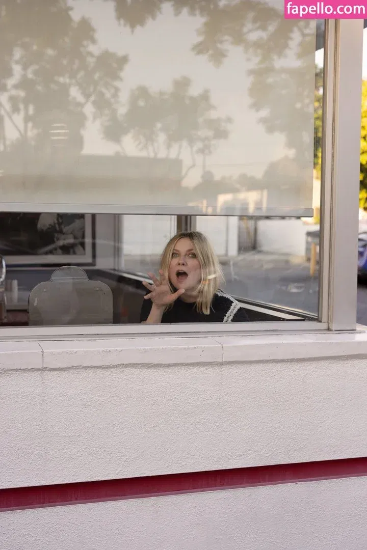 Kirsten Dunst Onlyfans Photo Gallery 