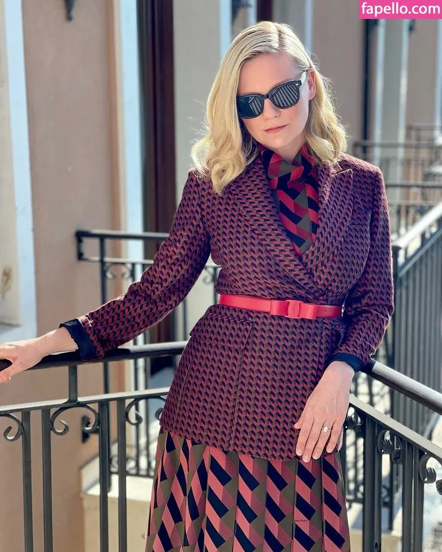 Kirsten Dunst Onlyfans Photo Gallery 