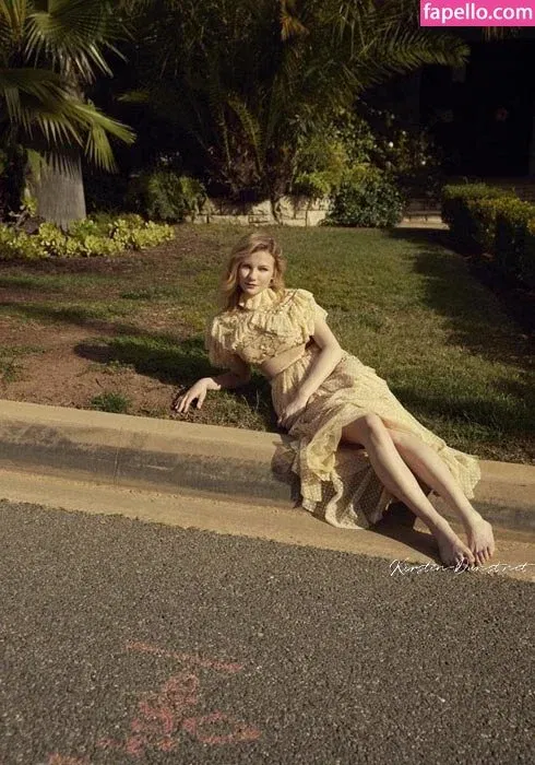 Kirsten Dunst Onlyfans Photo Gallery 