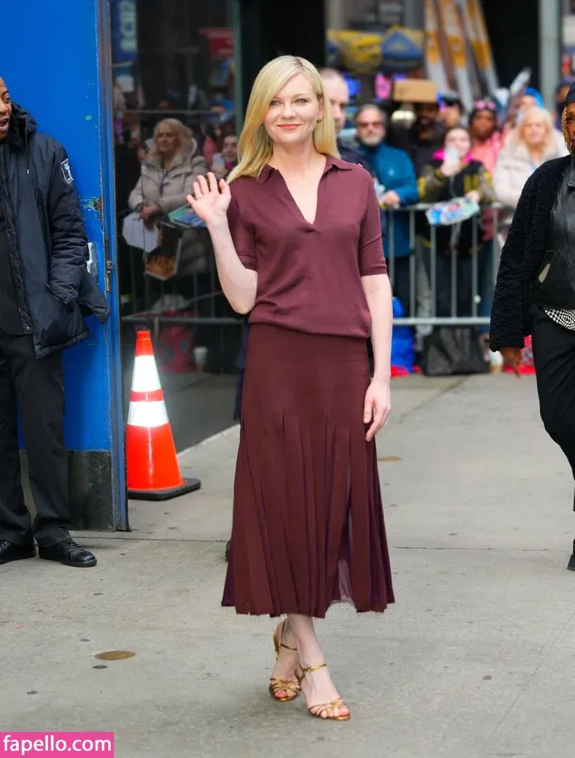 Kirsten Dunst Onlyfans Photo Gallery 