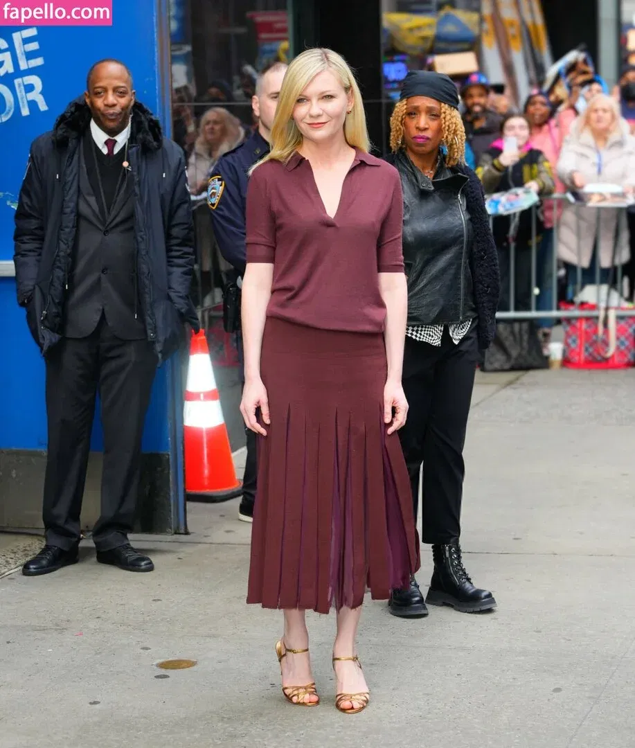 Kirsten Dunst Onlyfans Photo Gallery 