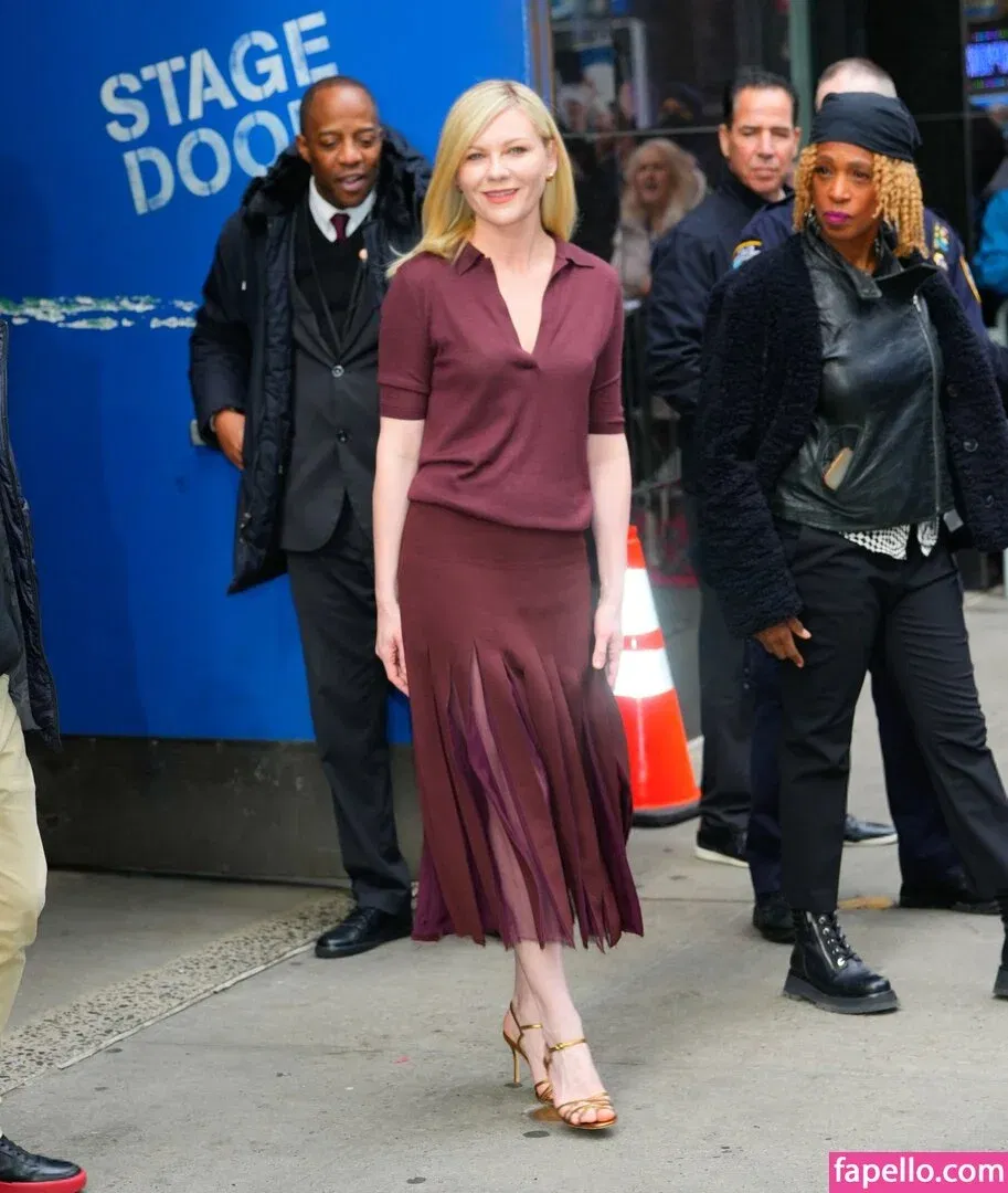 Kirsten Dunst Onlyfans Photo Gallery 