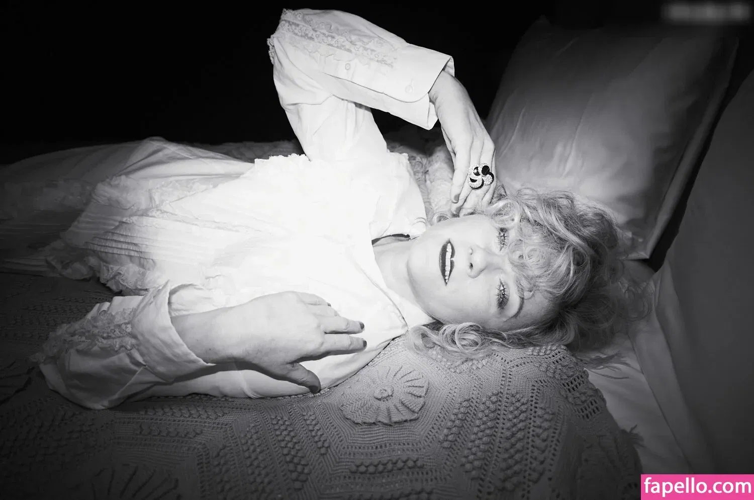 Kirsten Dunst Onlyfans Photo Gallery 