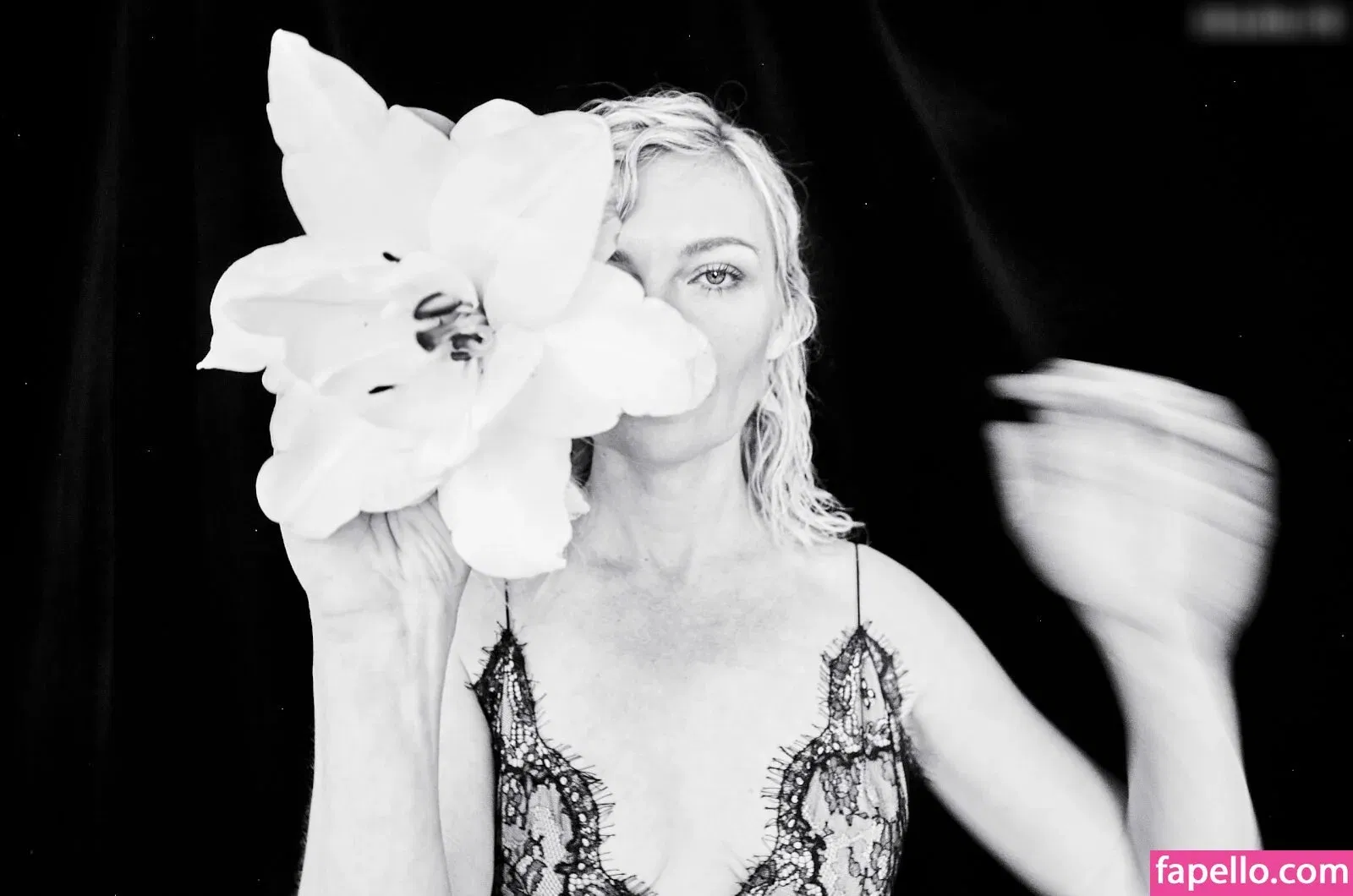 Kirsten Dunst Onlyfans Photo Gallery 