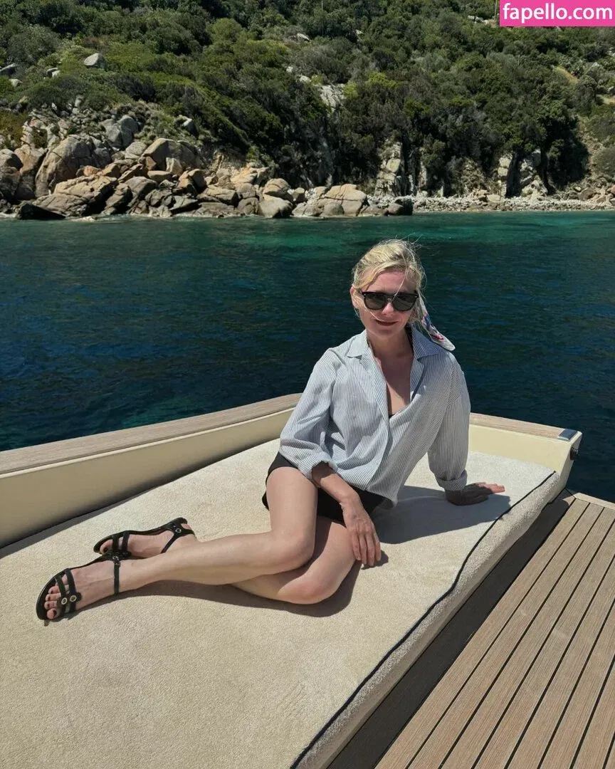 Kirsten Dunst Onlyfans Photo Gallery 