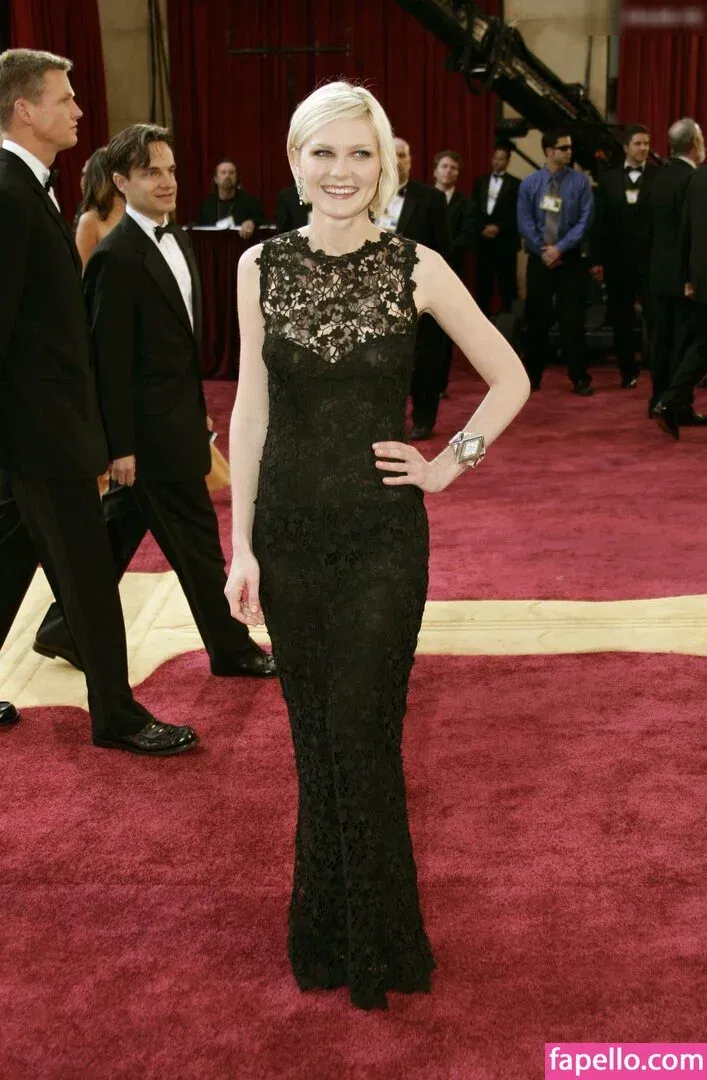 Kirsten Dunst Onlyfans Photo Gallery 