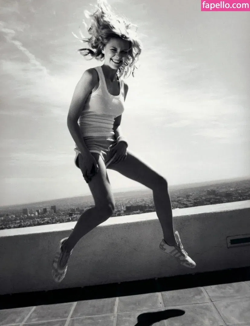 Kirsten Dunst Onlyfans Photo Gallery 