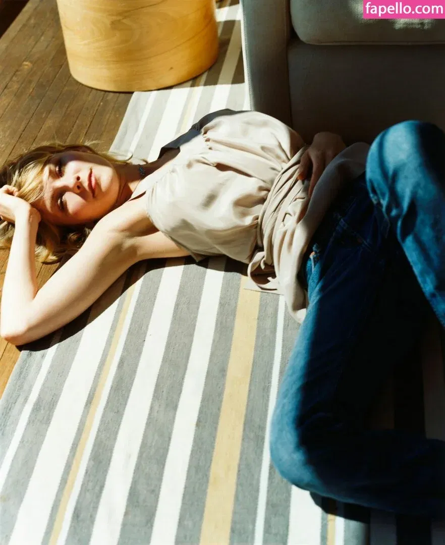 Kirsten Dunst Onlyfans Photo Gallery 