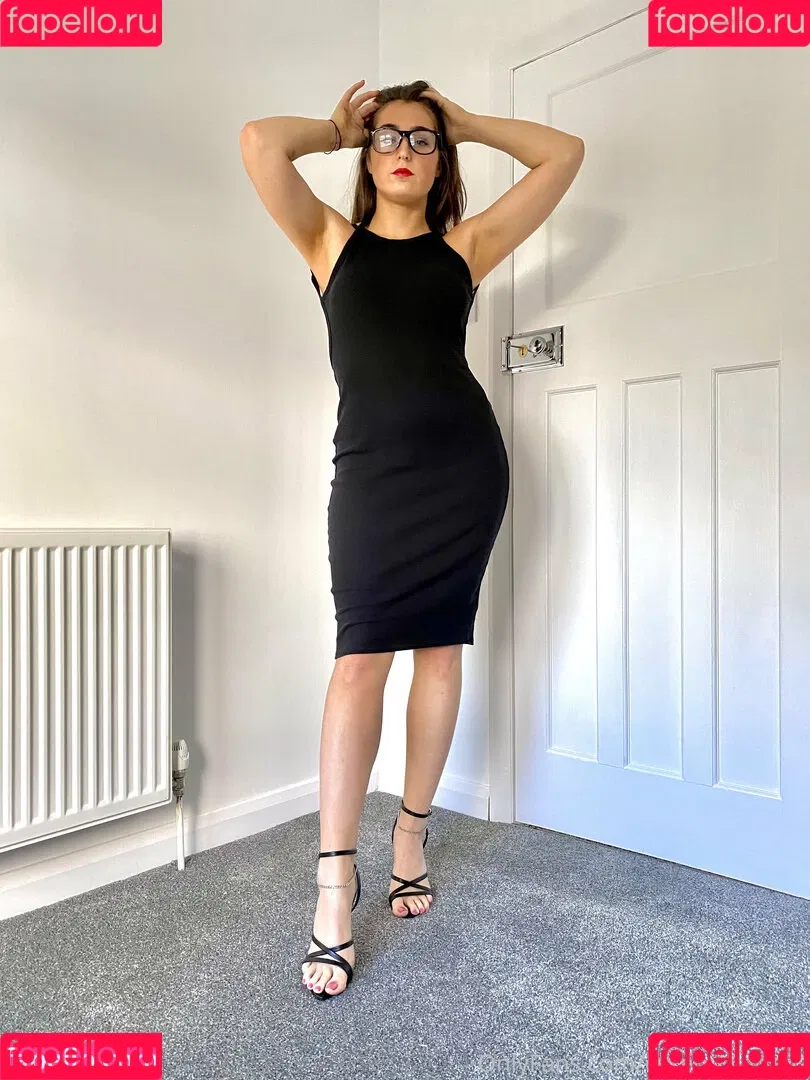 CutePowerLegs Onlyfans Photo Gallery 