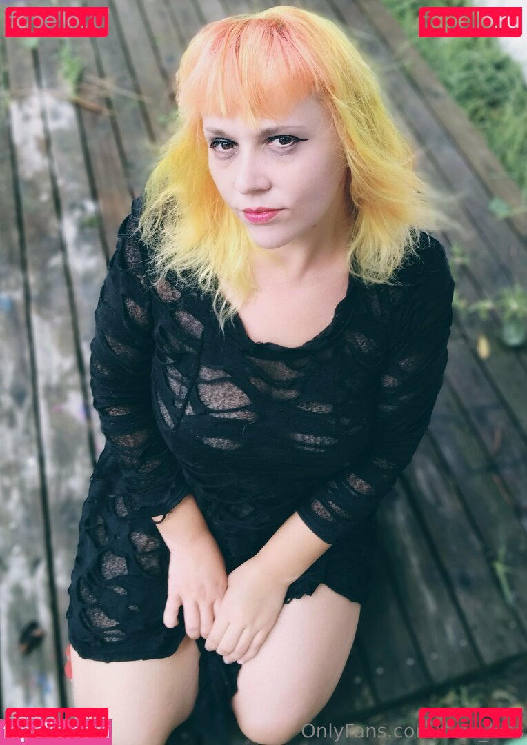 now_kiss / styles_me Onlyfans Photo Gallery 