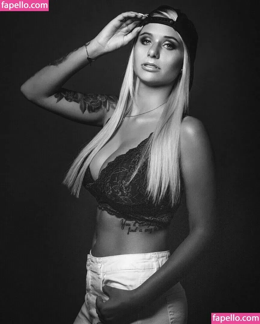 Carina Spack Onlyfans Photo Gallery 